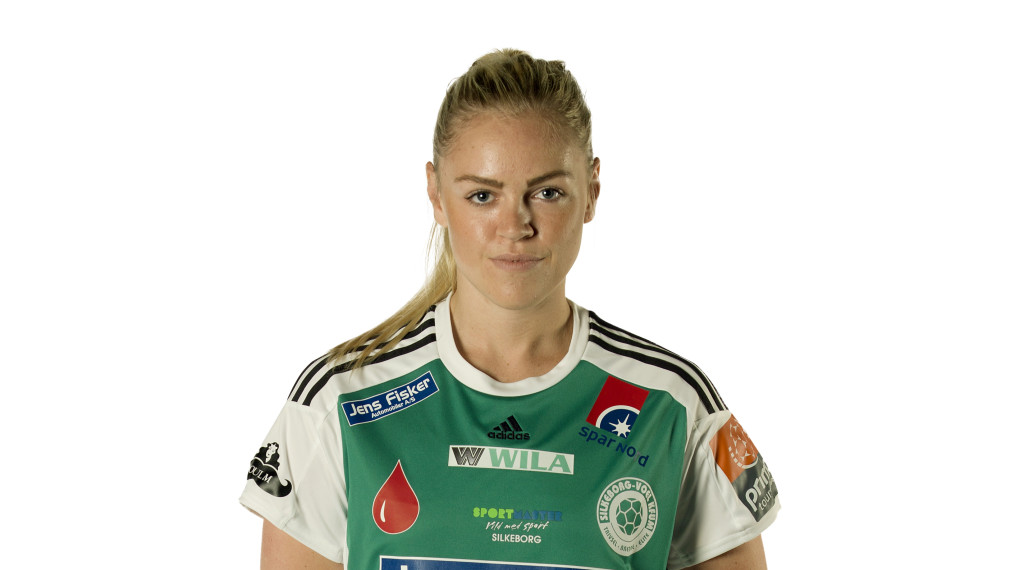 Julie Aagaard front